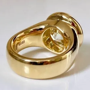 Bague de fiançailles solitaire vintage Moissanite de 3 ct en plaqué or jaune 14 carats pour occasions hindoues - Product Image 3