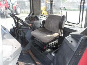 Tracteur agricole d'occasion Massey Ferguson 3060, 140 CV, cabine fermée - Product Image 2