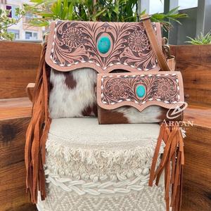 Mode élégant usiné à la main en cuir de vachette femmes sacs à bandoulière et pochette bracelet haute qualité 2 pièces Combo ensemble pour femmes - Product Image 1