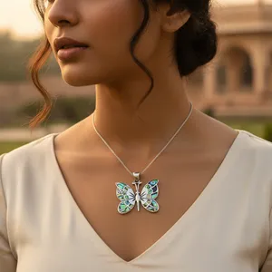 Colgante de Mariposa de Plata de Ley con Incrustaciones de Concha de Abulón, Engaste en Bisel, Estilo Vintage, Hipoalergénico, Amuleto Unisex para Uso Diario - Product Image 2