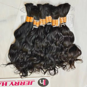 Cabello indio crudo directamente de la India Extensiones de cabello ondulado natural Templo barato Remy Virgen Cabello humano rizado Paquetes sin procesar - Product Image 1