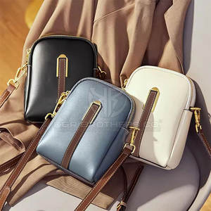 Sac à bandoulière pour femme de qualité supérieure avec finition en cuir souple et intérieur spacieux pour sac à bandoulière de luxe essentiel pour femme - Product Image 3