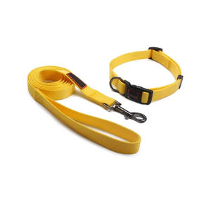 Laisse de collier de chien de compagnie avec logo personnalisé de meilleure qualité en nylon uni vierge caractéristique détachable matériau en polyester imprimé de plumes de décoration - Product Image 3