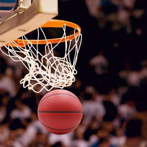 Ballon marron durable et résistant aux intempéries de basket-ball en cuir professionnel de taille officielle au design personnalisé - Product Image 2