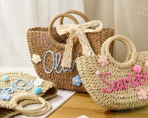 Sac à main personnalisé en paille pour demoiselle d'honneur : Sac cadeau pour enterrement de vie de jeune fille - Product Image 1