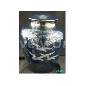 โกศสีน้ำเงินสลักรูปนกสำหรับเผาขี้เถ้าของมนุษย์ทำด้วยมือด้วยทองเหลืองเหมาะสำหรับสุสาน - Product Image 1