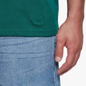 Camiseta Blanca al por Mayor para Hombre, 100% Algodón, 200 g/m², Talla Grande, Personalizable con Logotipo Frontal, Antiarrugas y Transpirable - Product Image 5