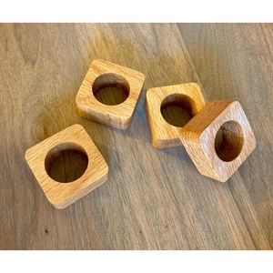 Anneaux de serviette en bois de chêne de qualité de luxe Accessoires de table écologiques pour la décoration intérieure Cuisine Salle à manger Excellent prix pour les fêtes - Product Image 1