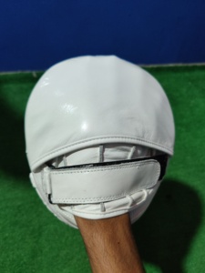 นวมชกมวยหนังมีโลโก้ออกแบบได้ตามต้องการ - Product Image 3