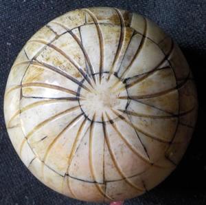 Modern Indian Style Decorative Resin Bone Inlay <b>Balls</b> Set Great for Home Decor Art Display <b>Moon</b> Shape Vase for Wholesale - Product Image 4