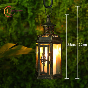 โคมไฟสไตล์วินเทจพร้อมลวดลายตกแต่งสำหรับบรรยากาศที่อบอุ่นเหนือกาลเวลาพร้อมแผ่นกระจกและด้านบนทรงโดมเพื่อการเรืองแสงแบบอ่อน - Product Image 4