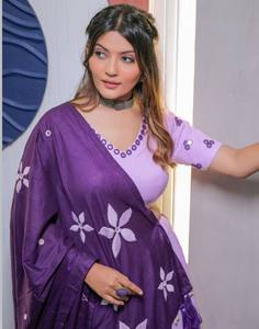 Lehenga Choli de Estilo Bollywood para Bodas Indias y Pakistaníes, con Bordado Intenso y Trabajo de Espejos, Calidad de Exportación, Disponible en Stock - Product Image 4