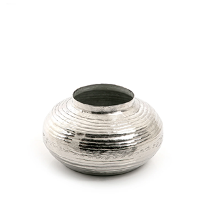 Manufacturer & Supplier of Metal Handcrafted Ball Shape <b>Flower</b> <b>Vase</b> Hot <b>Sale</b> Metal <b>Flower</b> Pot With Rice Hammered Gold Finished - Product Image 3