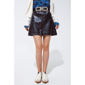 กระโปรงมินิหนังเทียมสีดำเงา ทรงดินสอและทรงเอไลน์บานออกด้านข้าง พร้อมกระเป๋าคาร์โก้ผ้าเดนิมสแปนเด็กซ์เทคนิคการซักแบบวอช - Product Image 1