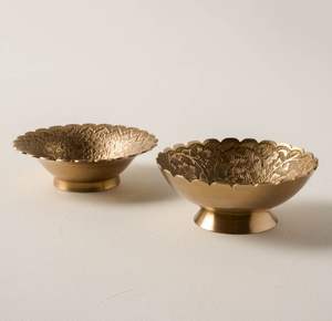 Cuenco de latón de inspiración antigua para regalar a seres queridos en festividades, con artesanía de alta calidad. - Product Image 2