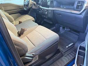 Camioneta Usada F-150 XL 4x4 Gasolina 2024, 1-25000 Millas, Automática, Asientos de Cuero, Techo Solar, Azul Metálico Atlas - Product Image 5