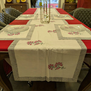 Juego de Caminos de Mesa Artesanales STUDIO N (MODELO INF10) - 1 Camino de Mesa y 1 Complemento de Mesa - Product Image 1