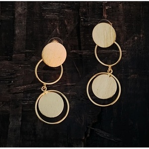 Pendientes Colgantes Geométricos Vintage de Latón Chapado en Oro Hechos a Mano para Mujer - Ideales para Fiestas y Bodas - Product Image 1