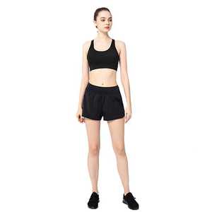 Nouveau meilleur hgih qualité dames ensembles de gymnastique couleur noire soutien-gorge de sport durable avec court noir fabriqué au Pakistan - Product Image 1
