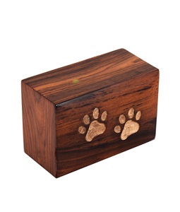 Urne pour animaux de compagnie en palissandre gravée Paw pour chiens chats urnes commémoratives pour cendres, boîte en bois photo (45 cubes dans deux pattes-blanc) - Product Image 2