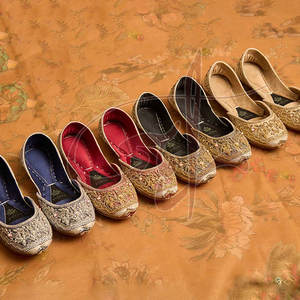 In Stock Low MOQ Women Khussa Durable Genuine Leather & Raw Silk Upper Velvet Lining Anti-Slippery Fashion Trend Premium Quality - Product Image 6