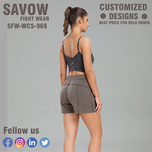 Shorts plissés élégants taille haute pour femme, style streetwear estival, en mélange doux de rayonne et de polyester - Product Image 4