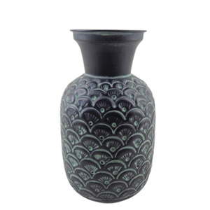 Vase décoratif à fleurs en métal Design unique Pot à patine grise pour décoration de table Fait à la main en vrac - Product Image 3