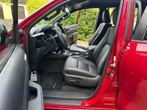 Nuevo TOYOTA HILUX 2025, 3.0L DIÉSEL, SUV Negro, Transmisión Automática, 150KW (204 HP), SUV de 5 Plazas - Product Image 3