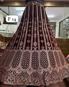 Velvet Lehenga Set Double Can Fitting Soft Net Dupatta Semi-Piqué Choli Bridal Work Semi-Piqué Choli pour l'hiver - Product Image 3