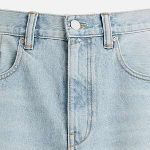 Short en jean personnalisé pour hommes Impression de logo Options de marque privée Tissu en coton respirant Vêtements d'été décontractés Broderie foncé clair - Product Image 3