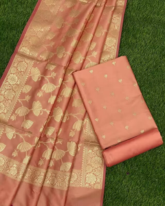 Ensemble de costume semi-Kataan Banarasi tissé à la main pour femme, tenue ethnique indienne, coupe régulière, texture luxueuse, motif traditionnel, idéal pour les fêtes - Product Image 4