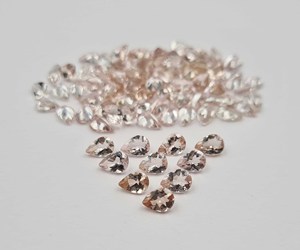 ลูกแพร์มอร์แกไนท์สีชมพูธรรมชาติตัดเป็นพลอยก้อนขนาด3*5-6*8มม. ได้รับการรับรองมาตรฐาน IGI สำหรับการทำเครื่องประดับ - Product Image 2