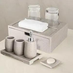 Ensemble d'accessoires de salle de bain en résine de haute qualité avec finition polie lisse, accessoires élégants pour le comptoir de salle de bain pour maison moderne - Product Image 4