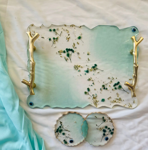 Decorativo con bandeja de resina epoxi y asa para fiestas, bodas, uso y bandeja de servicio de resina para posavasos y Asa de latón - Product Image 1