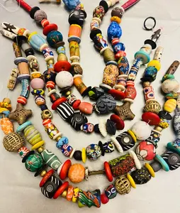 Cuentas de vidrio comerciales temáticas tribales y antiguas de 8mm y 4mm hechas a medida, patrones redondos multicolores para diseños de joyería - Product Image 1