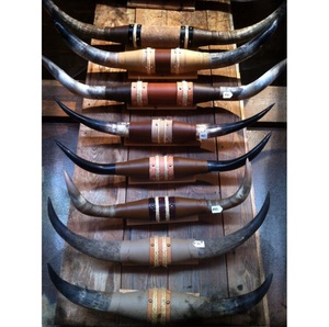 ของตกแต่งผนังเขาควายสีดำสุดหรู งานฝีมือจากวัสดุธรรมชาติ เป็นมิตรกับสิ่งแวดล้อม เหมาะสำหรับตกแต่งบ้านสไตล์ฟาร์มเฮาส์ ห้องแมนเคฟ และธีมตะวันตก - Product Image 5