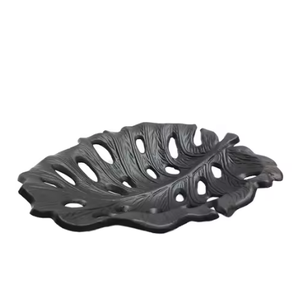 Assiettes de présentation en métal massif de grande taille au design nordique Pièce maîtresse de table de luxe avec plat de vaisselle fini luxueux - Product Image 2