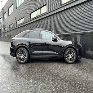 Porsche Macan 4 Eléctrico 2025: Limpio y Accesible - Product Image 2
