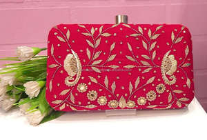 Nouvel arrivage Superbe pochette de soirée en satin multicolore à imprimé floral gaufré fait à la main pour femmes Sac à main avec chaîne en métal perlé - Product Image 6