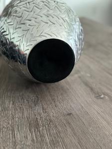 Vase en métal argenté gravé de style traditionnel pour la décoration de la maison de luxe, table basse, étagère et utilisation occasionnelle - Product Image 4