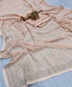 สัมผัสความหรูหราด้วยผ้าซาตินส่าหรีของเราที่ประดับด้วยมุก สวมใส่ความสง่างามด้วยผ้าซิ่นส่าหรีของเราที่สมบูรณ์แบบสําหรับทุกโอกาส - Product Image 2