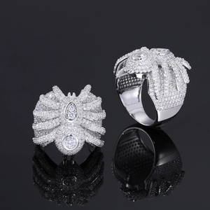 แหวนฮิปฮอปทรงแมงมุมทองคำแท้ 14k ประดับเพชรโมอิสซาไนต์แท้จากผู้ผลิต เหมาะสำหรับทั้งชายและหญิง ใช้เป็นเครื่องประดับงานแต่งงาน - Product Image 1