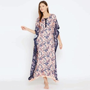 Slim Fit Viscosa Rayón Manga corta extendida Cuello redondo con tapeta de botones Melocotón Floral Maxi Kaftan - Product Image 1