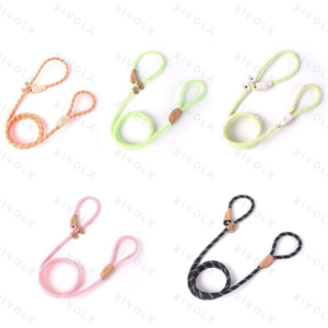 Correa de nailon suave y duradera con estampado de encaje y remaches, antipérdida, para paseo de perros, con hebilla de seguridad de liberación rápida y pañuelo para el pelo, para uso transfronterizo - Product Image 2