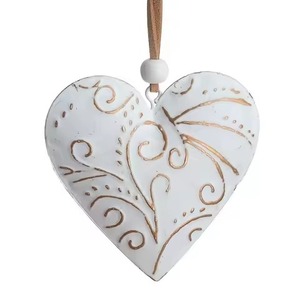 Adorno Colgante Navideño para Pared, Decoración Colgante en Forma de Corazón, Diseño de Madera Maciza - Product Image 4