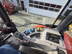 Tractor Agrícola M7-151 4x4 de 40 HP de Alta Productividad con Motor y Bomba para Agricultura Pesada, 2018 - Product Image 6