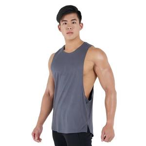 Camiseta sin mangas para correr de malla perforada ligera personalizada OEM para hombres, ropa deportiva transpirable, ropa de fitness - Product Image 1