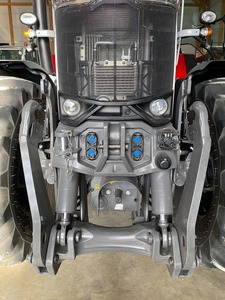 Tracteur agricole d'occasion de haute qualité 4x4 Massey Ferguson 8S.305 à vendre - Product Image 5