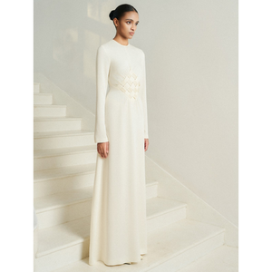 Robes de mode haut de gamme femmes à manches longues Mito drapé longue robe Deknit dos Satin Georgette vêtements pour femmes blanc - Product Image 1