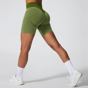 Pantalones deportivos con forro de contraste de cintura elástica personalizados, pantalones cortos de chándal de rendimiento físico para yoga y gimnasio de nailon para mujer - Product Image 5